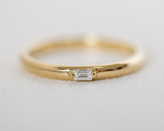 14K Gold Baguette Diamond Ring — Solitaire Prong Set Natural Diamond