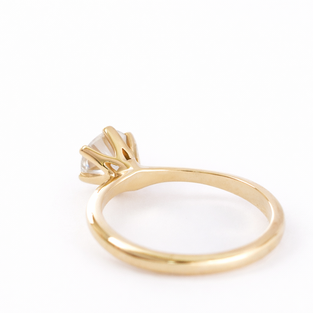 Solis Ring | 14K Gold Classic Solitaire Diamond Engagement Ring