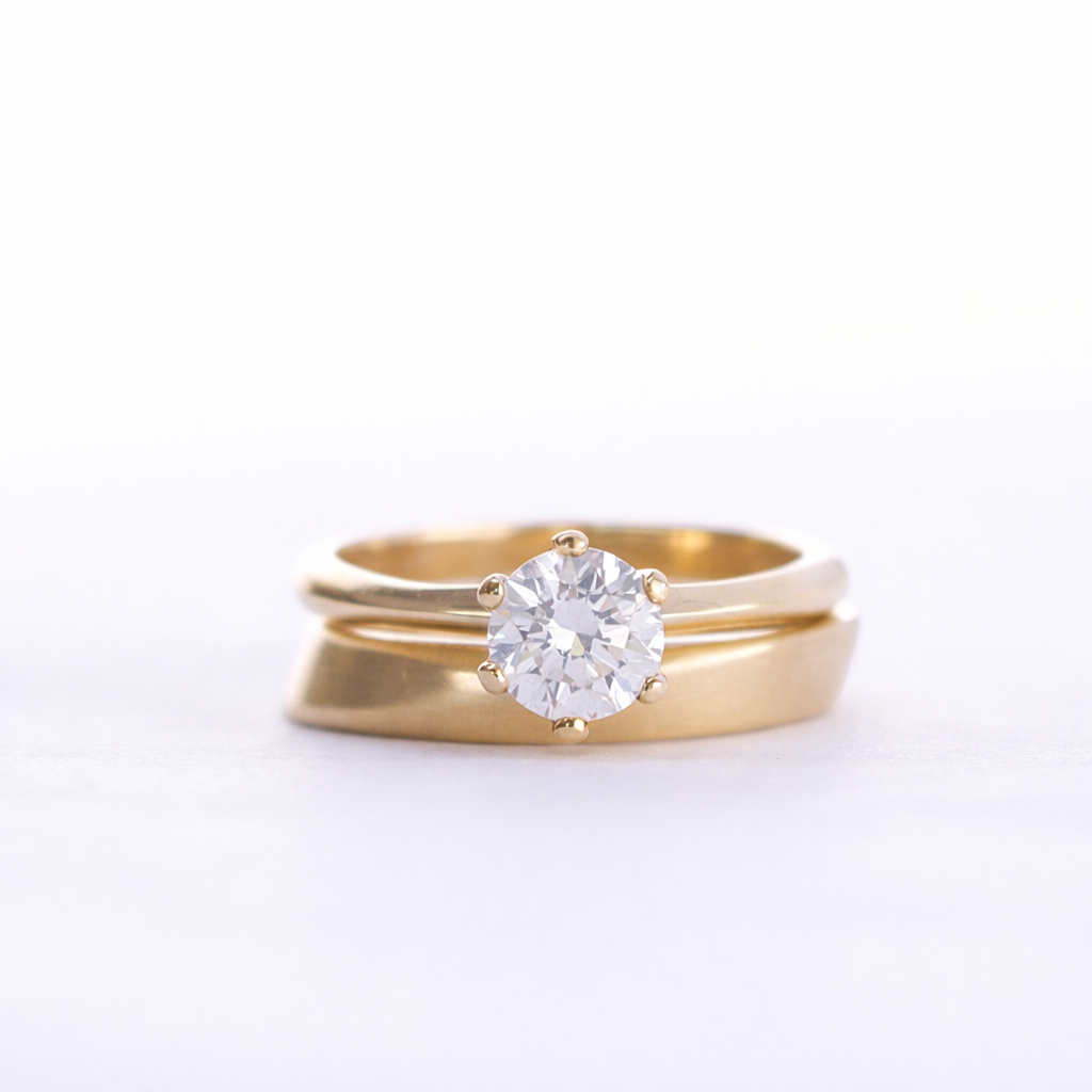 Solis Ring | 14K Gold Classic Solitaire Diamond Engagement Ring